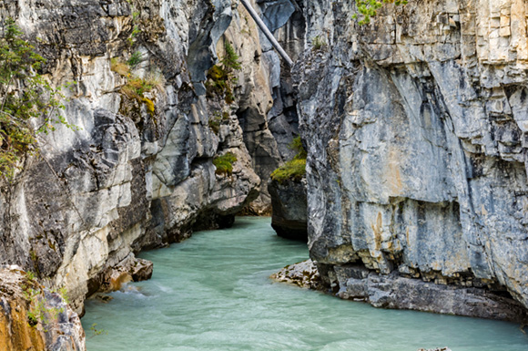 Kootenay National park-大理石峽谷Marble Canyon_shutterstock_562887067_W580H385