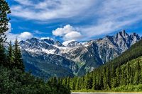 Glacier National Park-羅傑斯山口Rogers Pass_shutterstock_461356699_W580H385