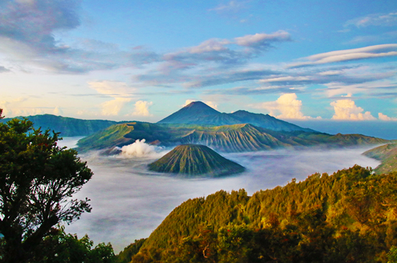 -前波羅摩-後高山是塞梅魯火山_攝影領隊鄭子宏拍攝_IMG_3496-W580H385