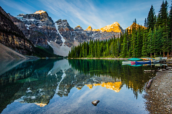 -夢蓮湖Moraine Lake_shutterstock_575316460_W580H385