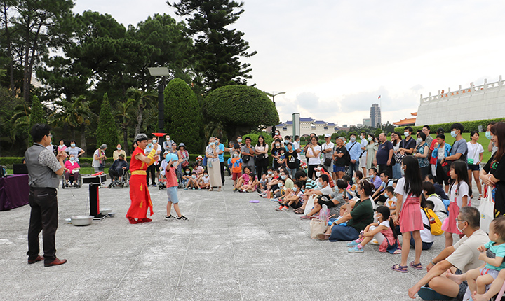 大孝門廣場藝文表演提供戶外場地及演出費，10月起開放申請。