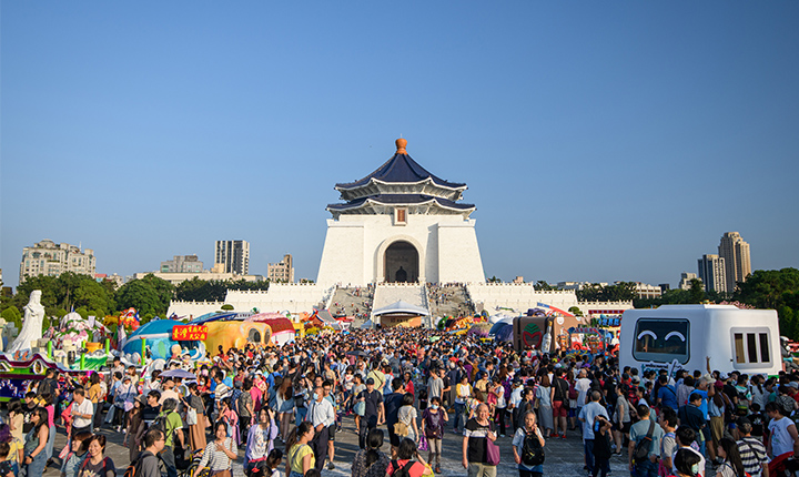 本週末中正紀念堂民主大道將有市集及演出活動(圖為108年國慶資料照片)