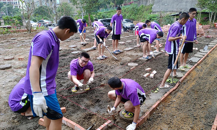 臺北市大誠高中學生們從農事體驗與實際操作中進而對田園有所體認。