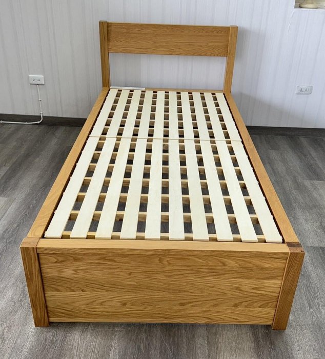 二手床架拍賣 租屋套房家具 0985983777