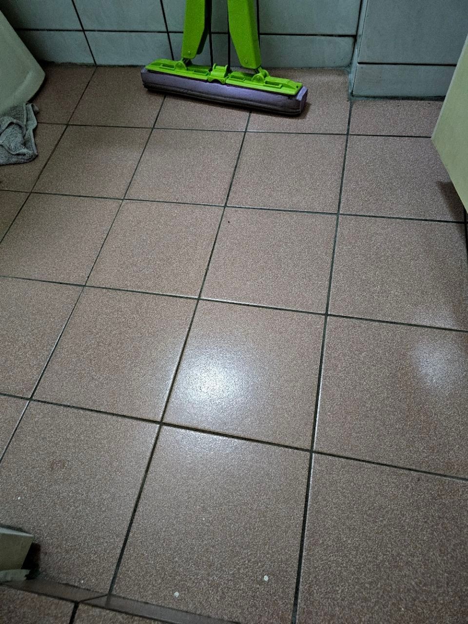 廁所磁磚防滑 浴室防滑方法,防滑磁磚,地磚防滑,磁磚防滑,磁磚止滑,新家浴室防滑,新家地板止滑,避免孩童滑倒,浴室大理石地板防滑,浴室防滑怎麼做,止滑方法,防止滑倒意外發生,小孩浴室滑倒,家中浴室防滑,長輩浴室止滑,浴室磁磚防滑,浴室磁磚止滑,石材浴室防滑,衛生間止滑,透明防滑塗料,大理石止滑,浴室地磚防滑,石材止滑,居家浴室地板止滑防滑