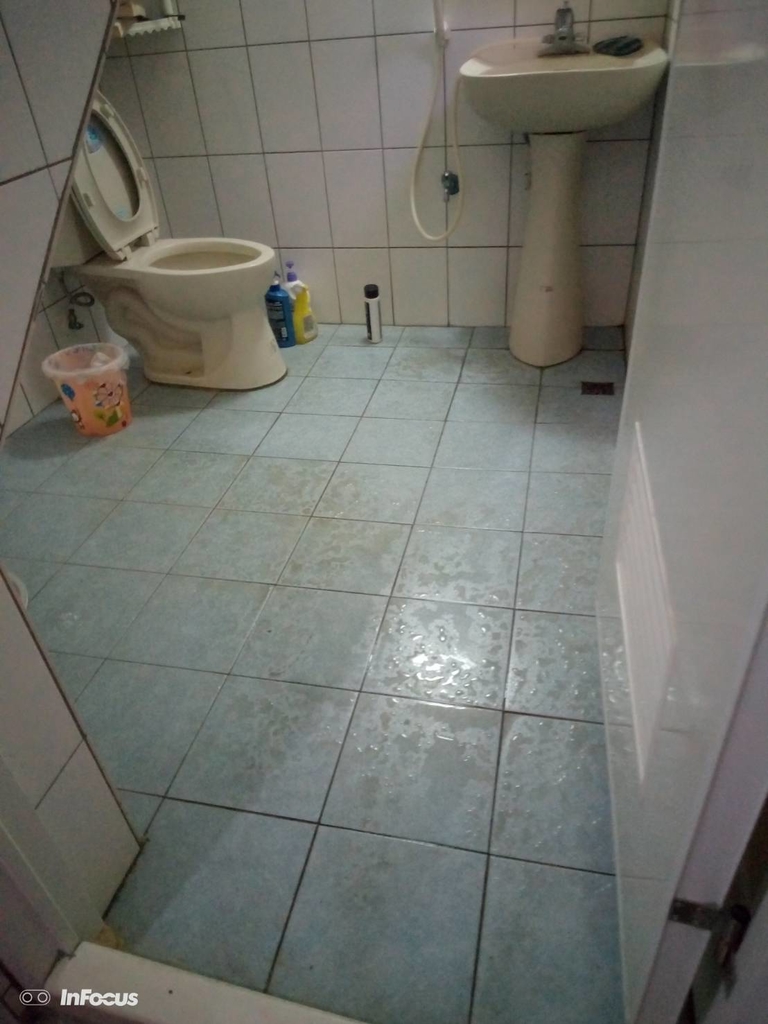 浴室磁磚防滑,長照浴室防滑,取代傳統防滑地墊,磁磚防滑,地磚防滑,廁所止滑,防滑處理,浴室安全,長照居家安全,老人防滑,止滑液,防滑貼片替代,免地墊,免貼片,防滑DIY,居家照護,防滑塗料,浴室防滑液,長照家庭,止滑大師